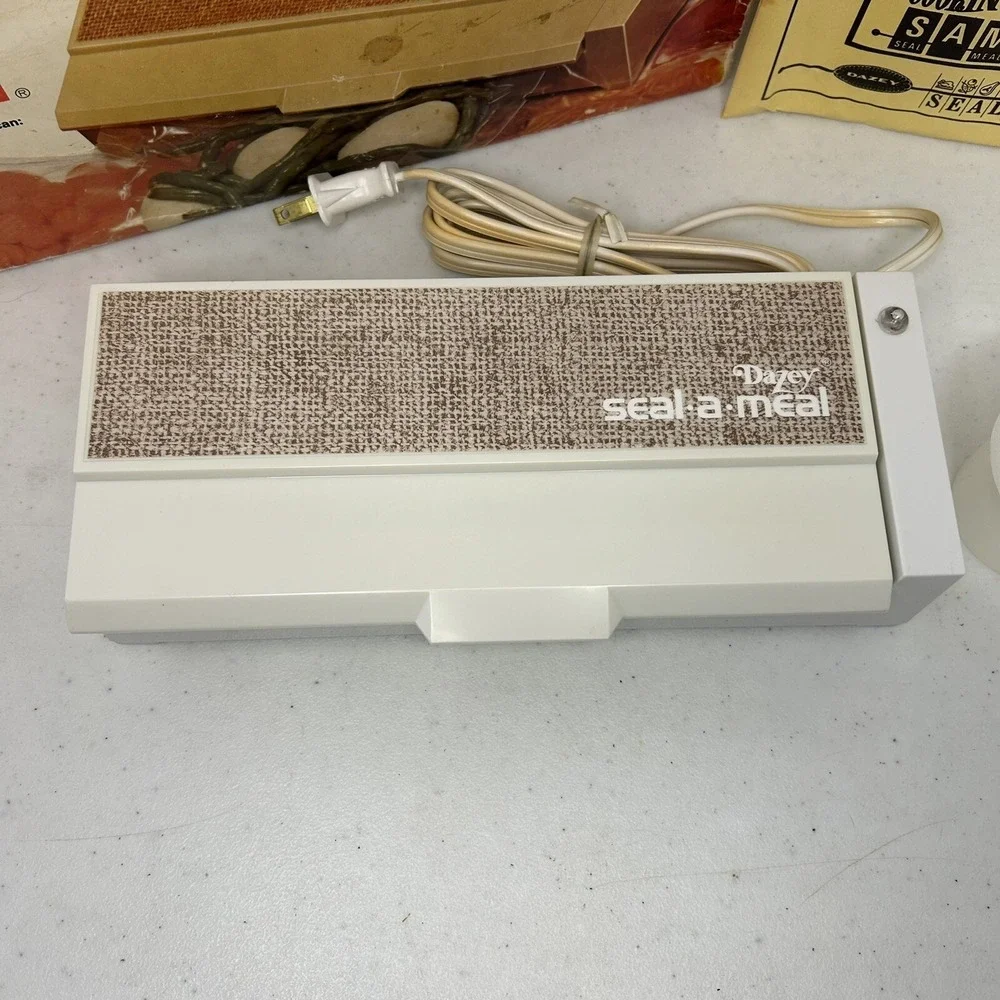 Vintage 1976 Dazey Seal-A-Meal Vacuum Sealer‎ – Works w/ Box, Pouches, Manual